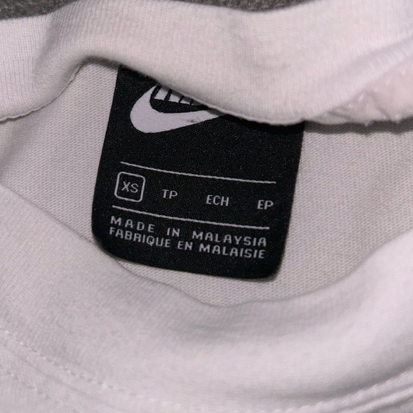 Nike White Crop Top - Picture 3 of 3